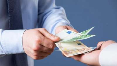 L&rsquo;Editoriale. Perch&eacute; solo in Italia gli stipendi diminuiscono