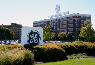91 TECNICI E INGEGNERI PER LE SEDI GENERAL ELECTRIC IN ITALIA