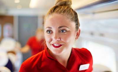 ADECCO SELEZIONA HOSTESS E STEWARD PER COMPAGNIA FERROVIARIA