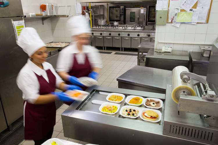 200 posti nella ristorazione Cir Food: addetti mensa, addetti confezionamento pasti, autisti&hellip;