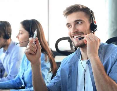 15 operatori telefonici per assistenza clienti a Roma: contratto a partire da settembre