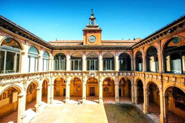 Universit&agrave; di Bologna assume 18 addetti ai servizi di portineria a tempo indeterminato