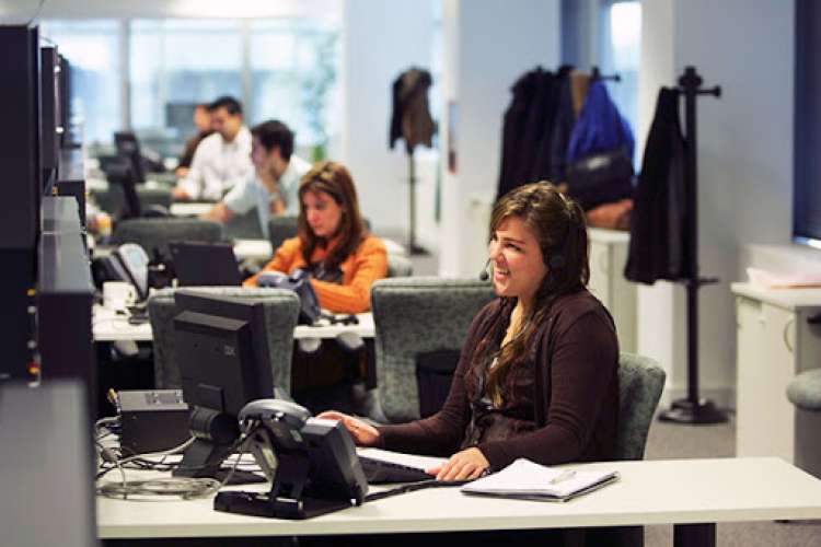 Societ&agrave; di servizi assume addetti call center a Roma: lo stipendio &egrave; di 1.450 euro al mese