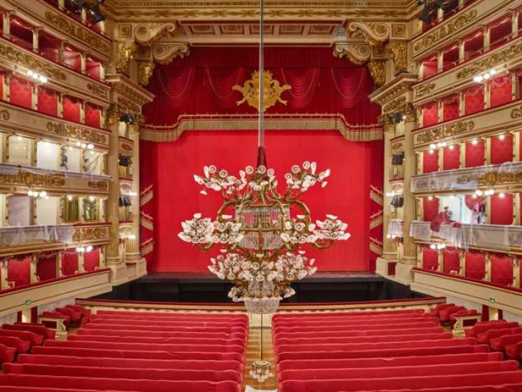 Il Teatro alla Scala di Milano seleziona parrucchieri, truccatori e sarti