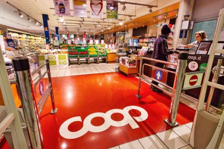 Addetti vendita, amministrativi, banconisti, cuochi: rinforzi Coop Italia