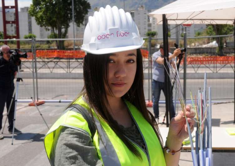 Open Fiber cerca personale a Roma, Bologna, Cosenza, Milano, Napoli e Padova