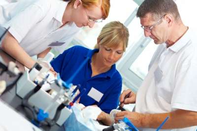 Laboratorio odontotecnico cerca personale in provincia di Roma
