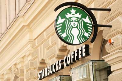 Starbucks rilancia in Italia: per i nuovi locali c&rsquo;&egrave; bisogno di baristi e store manager