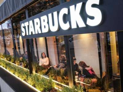 300 per il re del frappuccino: Starbucks apre due nuovi locali nel centro di Roma