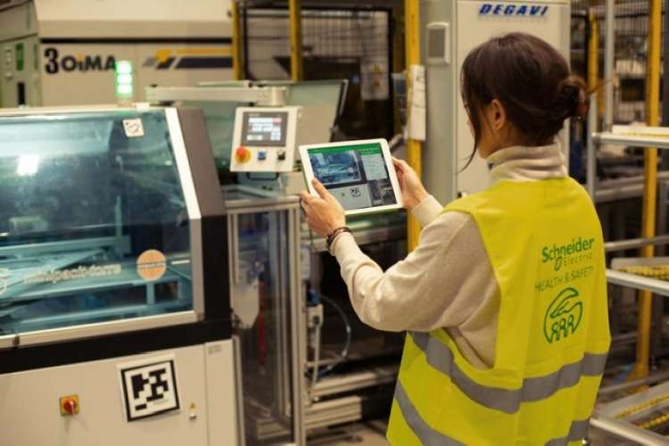 Azienda del Gruppo Schneider Eletric cerca addetti al montaggio e addetti al cablaggio