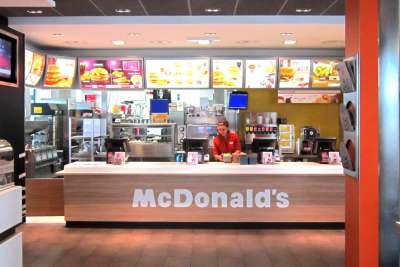 MCDONALD'S CERCA 20 ADDETTI ALLE PULIZIE IN PROVINCIA DI MILANO