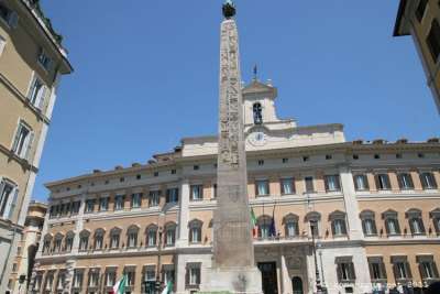 Camera dei deputati: concorso per 10 addetti al reparto autorimessa e 6 interpreti-traduttori