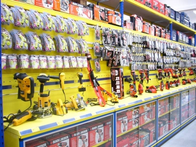 157 CONTRATTI SUBITO NELLE GRANDI CATENE DEL BRICOLAGE