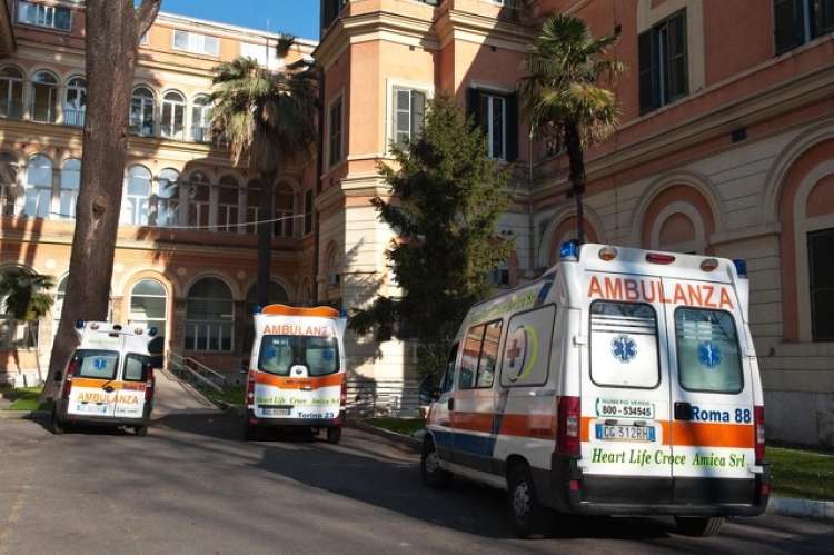 Il Policlinico Umberto I di Roma cerca con urgenza autisti soccorritori