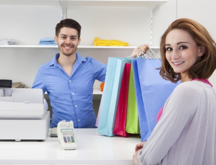 80 NELLA MODA TRA ADDETTI ALLA VENDITA E ALLA PRODUZIONE