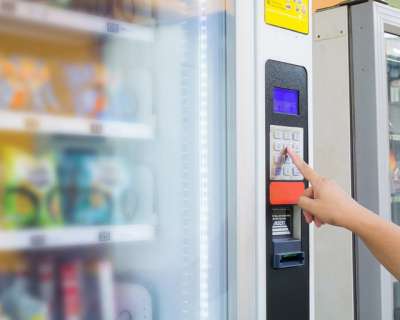 5 addetti al caricamento distributori automatici: 1.400 euro (netti) al mese