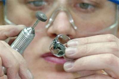 20 NEI LABORATORI ORAFI DAMIANI: 2 CORSI GRATUITI DI ALTA FORMAZIONE