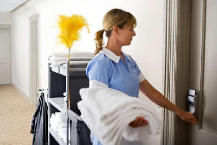 Struttura alberghiera cerca 6 addetti alle pulizie e 6 camerieri ai piani: domande subito