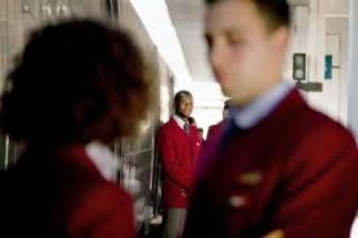 Italo treno assume hostess e steward di bordo per le sedi di Roma, Napoli e Milano