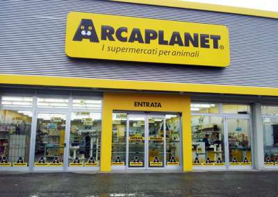 PET STORE. POSTI IN ARCAPLANET CON FORMAZIONE
