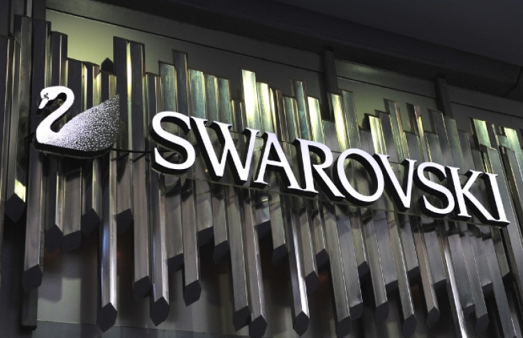 20 NEI NEGOZI SWAROVSKI: COMMESSE, MANAGER E COMUNICATORI