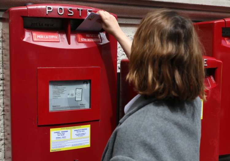 Poste Italiane annuncia l&rsquo;assunzione di 2.100 portalettere a tempo indeterminato entro il 2023