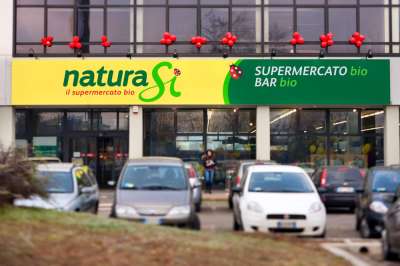 15 NEL BIO DI NATURAS&Igrave;: BANCONISTI, CASSIERI, RESPONSABILI...