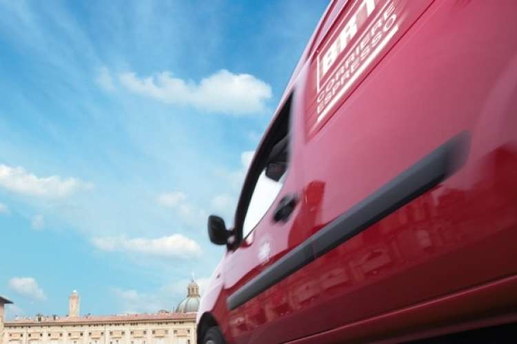 26 NELLE SPEDIZIONI BRT: ANALISTI, IMPIEGATI, SUPERVISORI