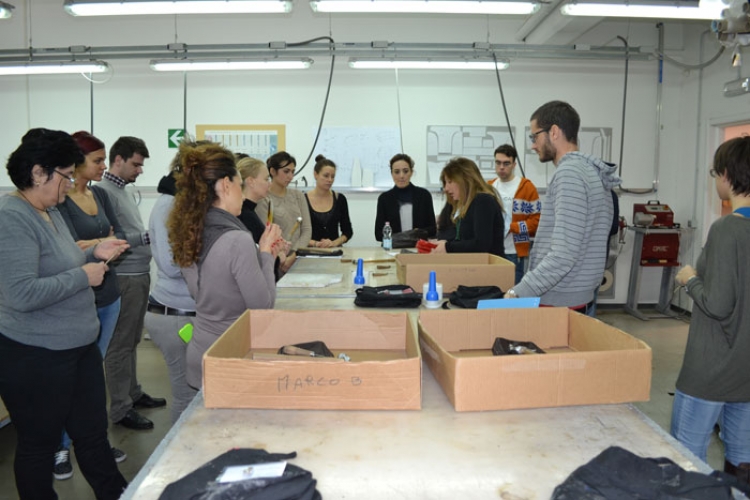 GIOVANI DIPLOMATI E TECNICI ESPERTI NELL&rsquo;INDUSTRIA DELLE PELLI