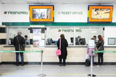 Trenord cerca nuovi addetti alla biglietteria per le stazioni ferroviarie in Lombardia