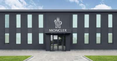 Commessi, coordinatori, manager, tecnici: 40 nei piumini della Moncler
