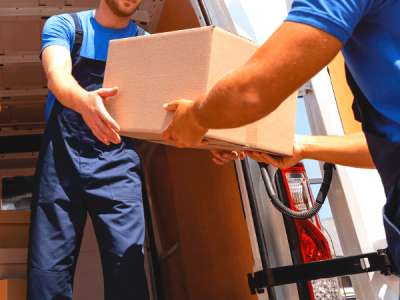 20 addetti alle pulizie e 20 facchini per aziende, enti e privati