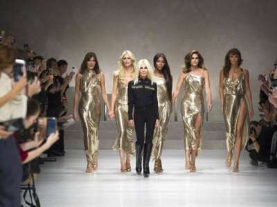 DONATELLA VERSACE ANNUNCIA: &ldquo;AVANTI CON LE ASSUNZIONI&rdquo;