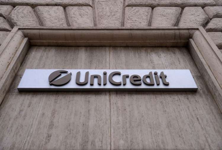 Consulenti di filiale e addetti antiriciclaggio: 150 per Unicredit