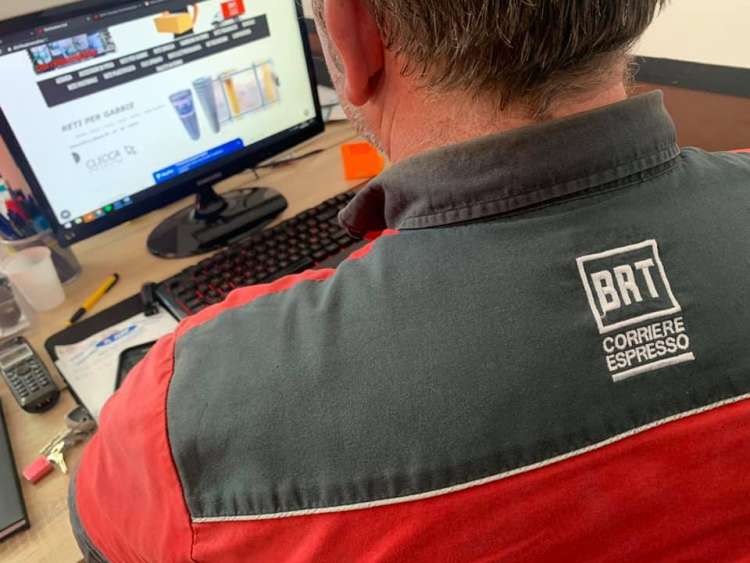 52 posti per lavorare nelle consegne del corriere BRT: impiegati amministrativi, operativi, supervisori...