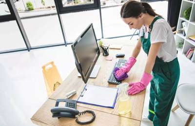 25 addetti alle pulizie per uffici e negozi di Roma: contratto a tempo indeterminato