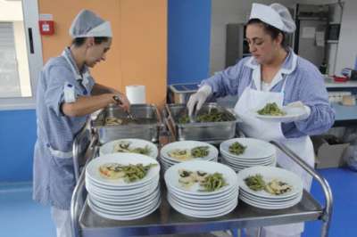 Adecco seleziona addetti mensa per scuole in varie zone di Roma: contratto di 3 mesi