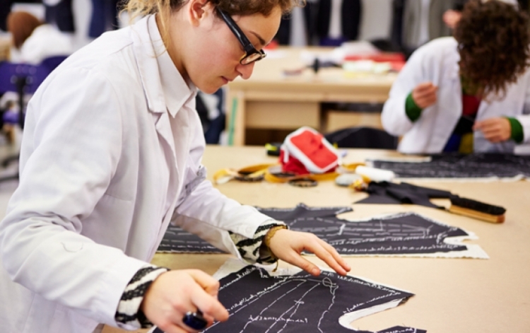 CORSO DI FORMAZIONE GRATUITO PER ADDETTO/A ALLA SARTORIA