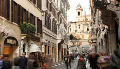 ADDETTI VENDITA PER NUOVO NEGOZIO DI CALZATURE IN VIA CONDOTTI